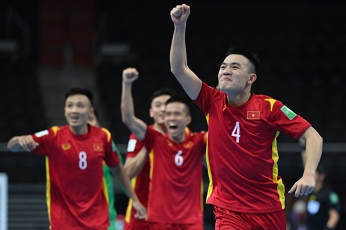 Đội tuyển Việt Nam xuất sắc giành vé vào vòng 1/8 Futsal World Cup 2021